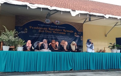 PEMBINAAN KARAKTER REMAJA DAN DOA BERSAMA